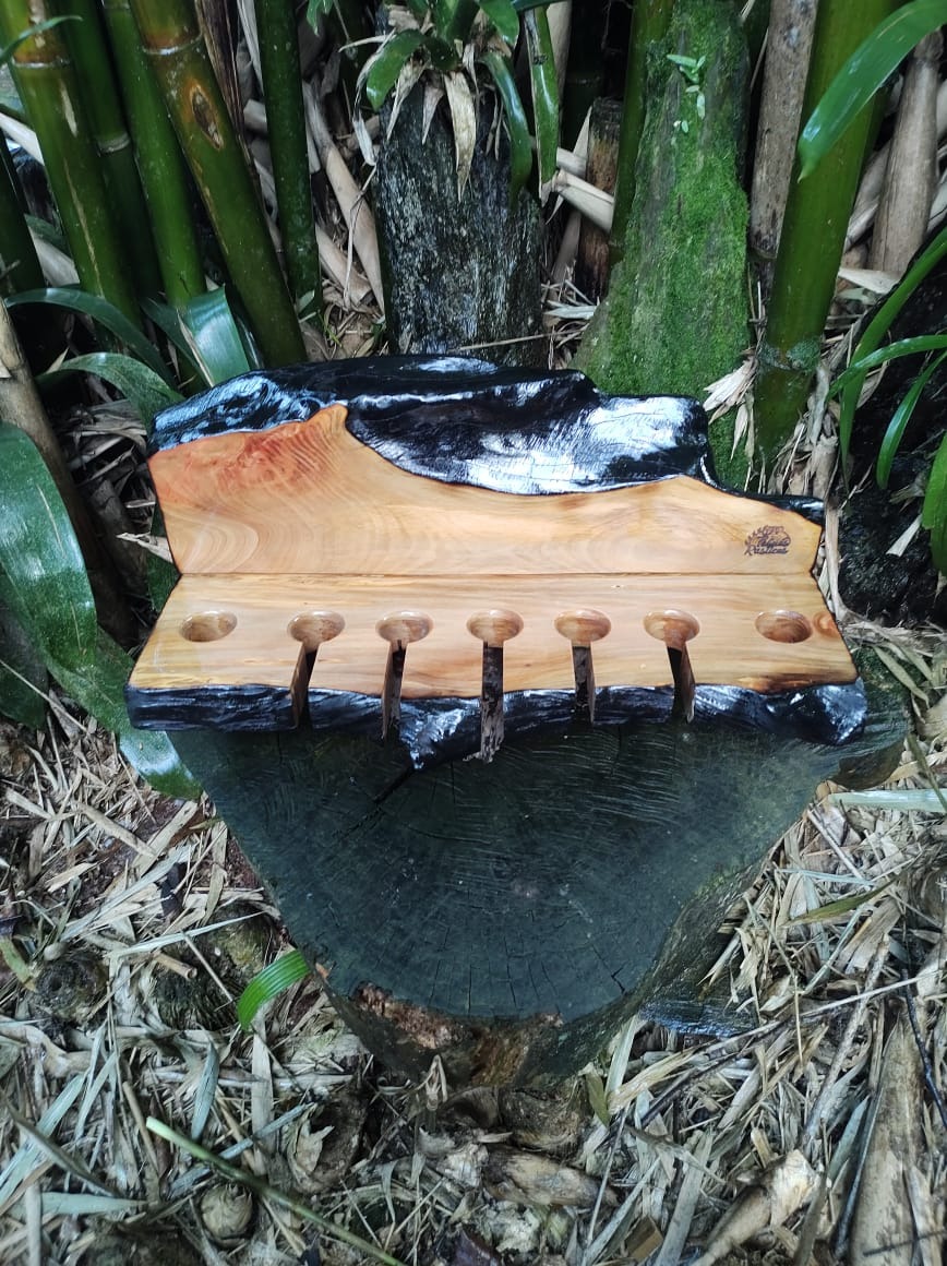 Porta Espeto em Madeira Peroba Rosa – 7 Lugares